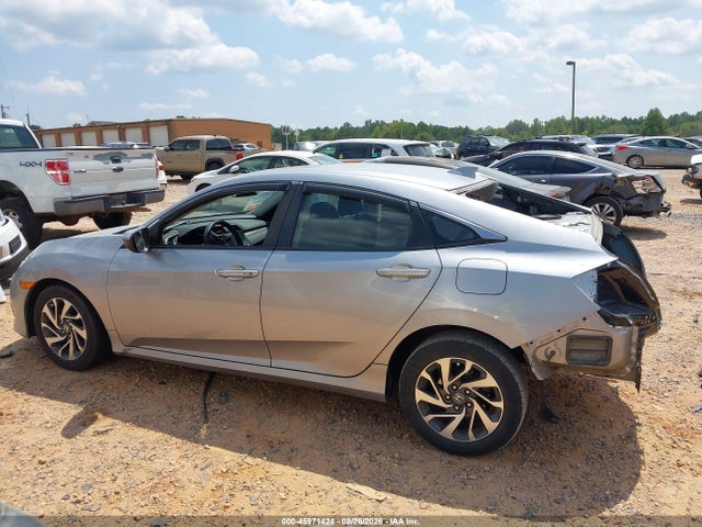 Продажа на аукционе авто 2018 Honda Civic Ex, vin: 19XFC2F74JE009388, номер лота: 45971424