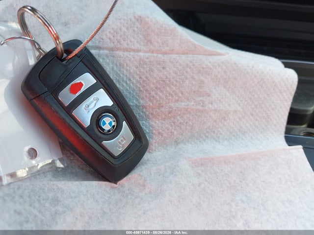 45971439 :رقم المزاد ، WBA8E5G58GNT93081 vin ، 2016 Bmw 320i Xdrive مزاد بيع