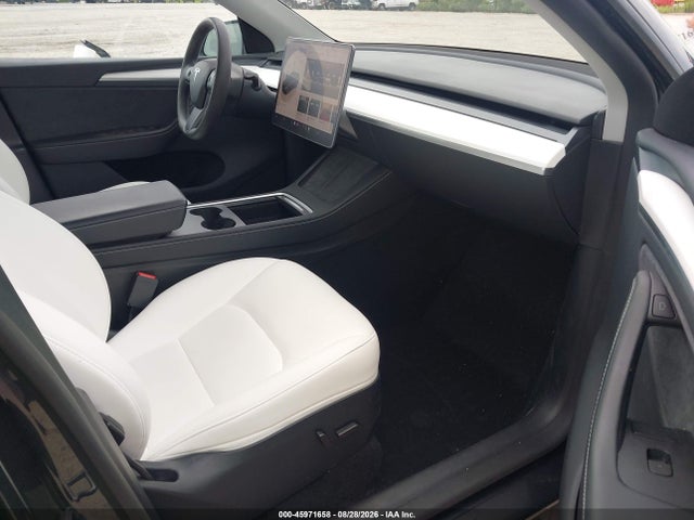 Продаж на аукціоні авто 2024 Tesla Model Y Long Range Dual Motor All-wheel Drive, vin: 7SAYGDEE5RA283746, номер лоту: 45971658