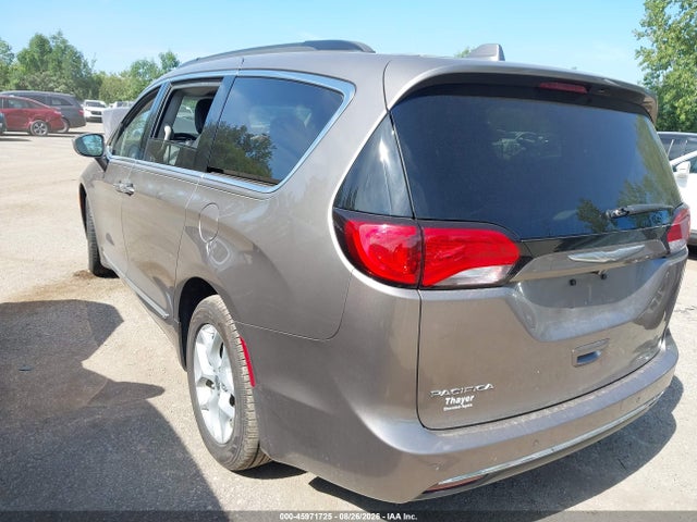 Продаж на аукціоні авто 2017 Chrysler Pacifica Touring-l, vin: 2C4RC1BG6HR536712, номер лоту: 45971725