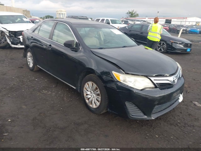 2014 Toyota Camry Le მანქანა იყიდება აუქციონზე, vin: 4T4BF1FK3ER375758, აუქციონის ნომერი: 45971769