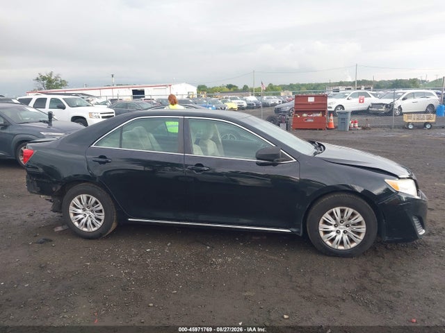 2014 Toyota Camry Le მანქანა იყიდება აუქციონზე, vin: 4T4BF1FK3ER375758, აუქციონის ნომერი: 45971769