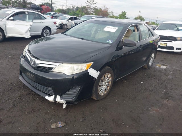 2014 Toyota Camry Le მანქანა იყიდება აუქციონზე, vin: 4T4BF1FK3ER375758, აუქციონის ნომერი: 45971769