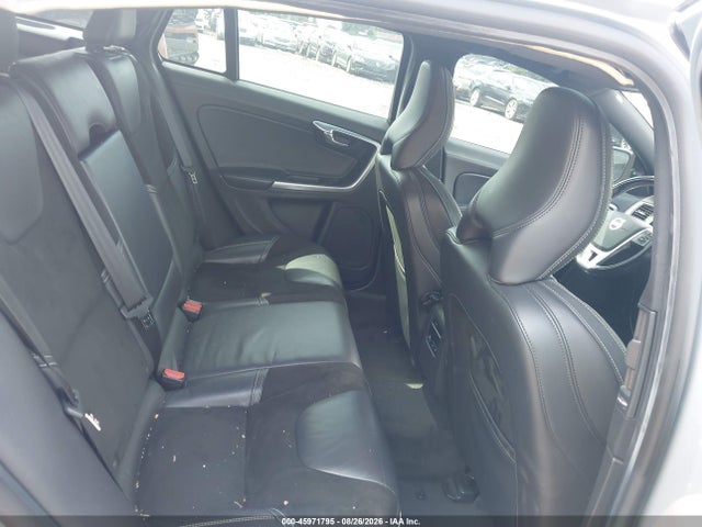 YV1902SH8F1190410 Volvo V60 T6 R-design Platinum