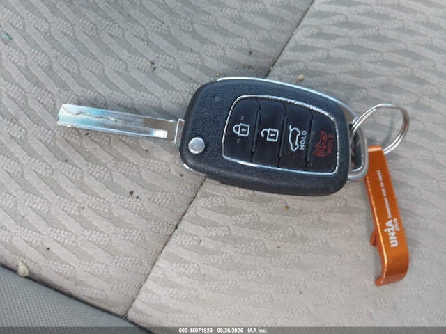 5NMZTDLB2HH028607 Hyundai Santa Fe Sport 2.4l