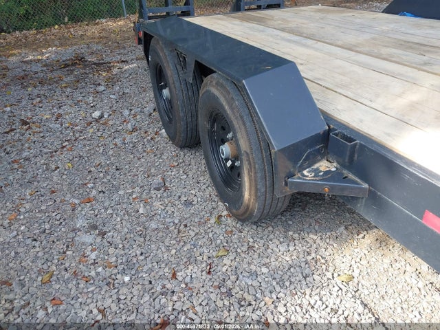 Продажа на аукционе авто 2025 Trailer Hillcrest Trailers), vin: 7X8BE2025SS001991, номер лота: 45971873