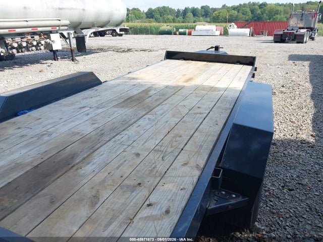 Продажа на аукционе авто 2025 Trailer Hillcrest Trailers), vin: 7X8BE2025SS001991, номер лота: 45971873