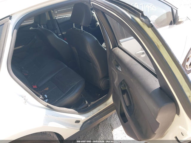 45971950 :رقم المزاد ، 1FADP3J26HL203070 vin ، 2017 Ford Focus Titanium مزاد بيع