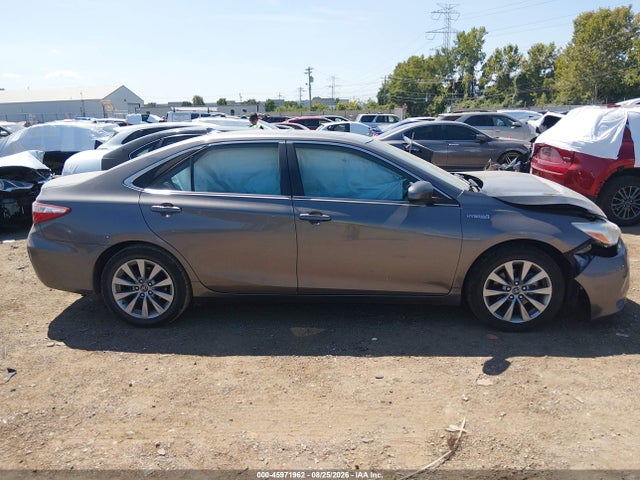 2017 Toyota Camry Hybrid Xle მანქანა იყიდება აუქციონზე, vin: 4T1BD1FK8HU228744, აუქციონის ნომერი: 45971962