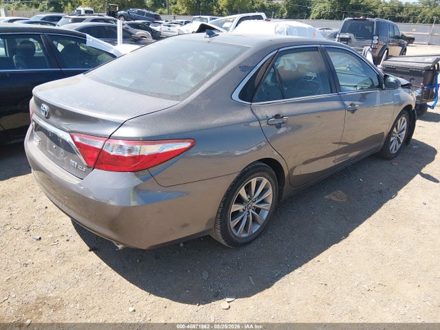 2017 Toyota Camry Hybrid Xle მანქანა იყიდება აუქციონზე, vin: 4T1BD1FK8HU228744, აუქციონის ნომერი: 45971962