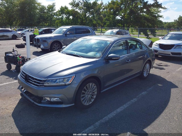 2016 Volkswagen Passat 1.8t Se მანქანა იყიდება აუქციონზე, vin: 1VWBT7A38GC031780, აუქციონის ნომერი: 45971998