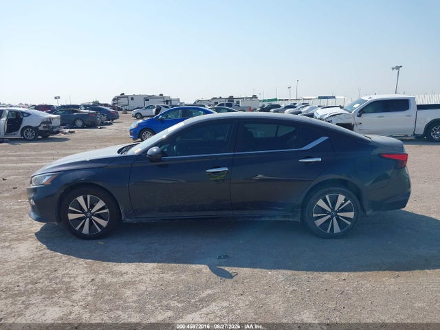 Продаж на аукціоні авто 2021 Nissan Altima Sv Intelligent Awd, vin: 1N4BL4DW7MN304320, номер лоту: 45972016