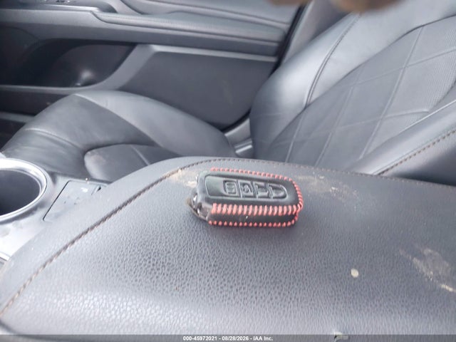 2018 Toyota Camry Hybrid Xle მანქანა იყიდება აუქციონზე, vin: 4T1B21HK1JU500804, აუქციონის ნომერი: 45972021