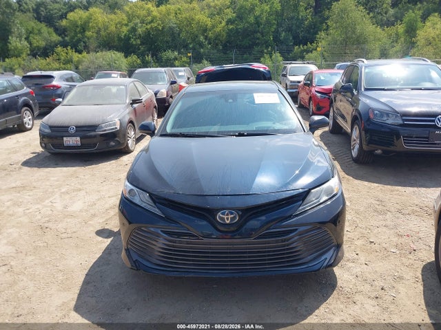 2018 Toyota Camry Hybrid Xle მანქანა იყიდება აუქციონზე, vin: 4T1B21HK1JU500804, აუქციონის ნომერი: 45972021
