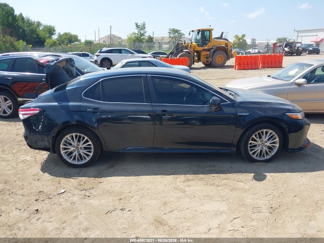 2018 Toyota Camry Hybrid Xle მანქანა იყიდება აუქციონზე, vin: 4T1B21HK1JU500804, აუქციონის ნომერი: 45972021
