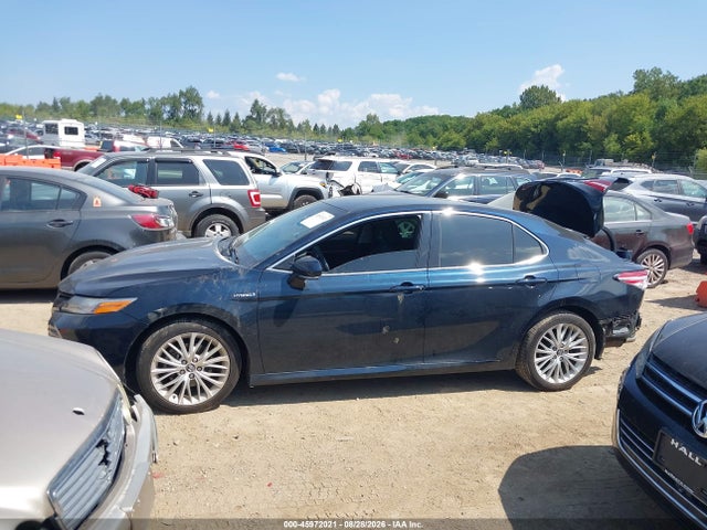 2018 Toyota Camry Hybrid Xle მანქანა იყიდება აუქციონზე, vin: 4T1B21HK1JU500804, აუქციონის ნომერი: 45972021