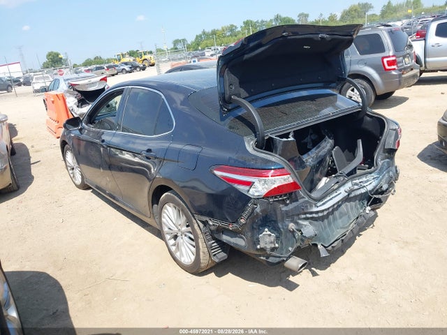 2018 Toyota Camry Hybrid Xle მანქანა იყიდება აუქციონზე, vin: 4T1B21HK1JU500804, აუქციონის ნომერი: 45972021