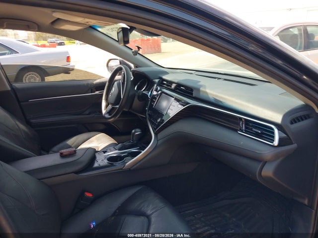 2018 Toyota Camry Hybrid Xle მანქანა იყიდება აუქციონზე, vin: 4T1B21HK1JU500804, აუქციონის ნომერი: 45972021
