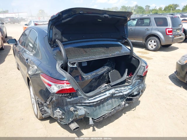 2018 Toyota Camry Hybrid Xle მანქანა იყიდება აუქციონზე, vin: 4T1B21HK1JU500804, აუქციონის ნომერი: 45972021