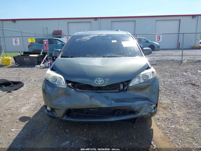 45972139 :رقم المزاد ، 5TDYK3DC9DS365136 vin ، 2013 Toyota Sienna Xle V6 8 Passenger مزاد بيع