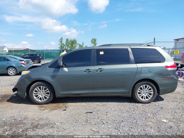 45972139 :رقم المزاد ، 5TDYK3DC9DS365136 vin ، 2013 Toyota Sienna Xle V6 8 Passenger مزاد بيع