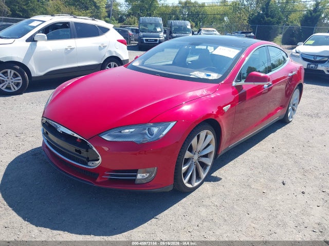 45972156 :رقم المزاد ، 5YJSA1CPXDFP09546 vin ، 2013 Tesla Model S Performance مزاد بيع