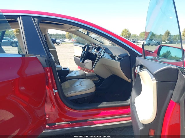 45972156 :رقم المزاد ، 5YJSA1CPXDFP09546 vin ، 2013 Tesla Model S Performance مزاد بيع