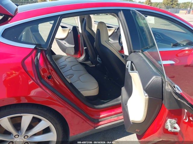 45972156 :رقم المزاد ، 5YJSA1CPXDFP09546 vin ، 2013 Tesla Model S Performance مزاد بيع