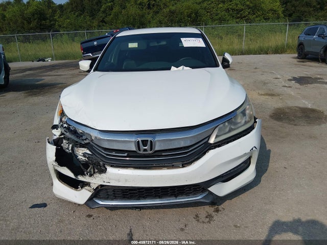 45972171 :رقم المزاد ، 1HGCR2F1XHA113900 vin ، 2017 Honda Accord Sport Se مزاد بيع