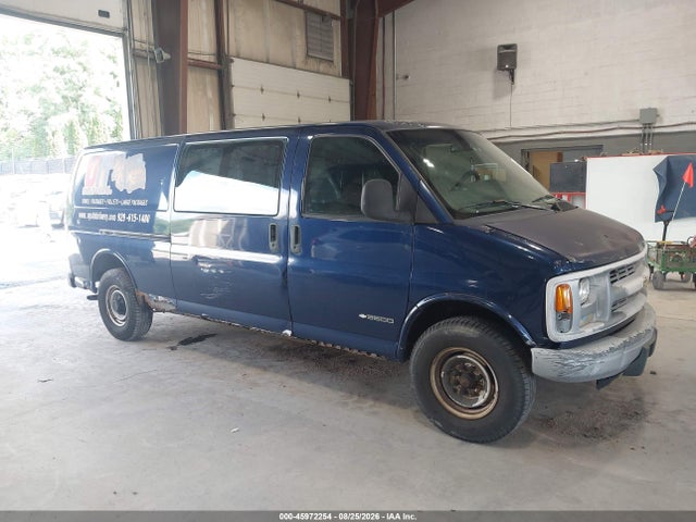 45972254 :رقم المزاد ، 1GCHG39R621104393 vin ، 2002 Chevrolet Express مزاد بيع