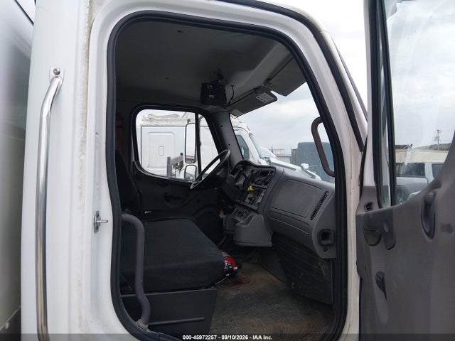 Продажа на аукционе авто 2017 Freightliner M2 106, vin: 1FVACWDU2HHJD5649, номер лота: 45972257