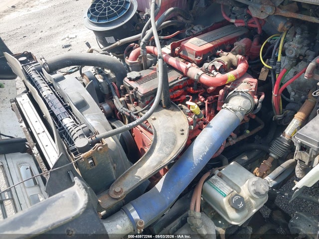 45972266 :رقم المزاد ، 1FVHCYCY8HHJG3437 vin ، 2017 Freightliner M2 106 مزاد بيع