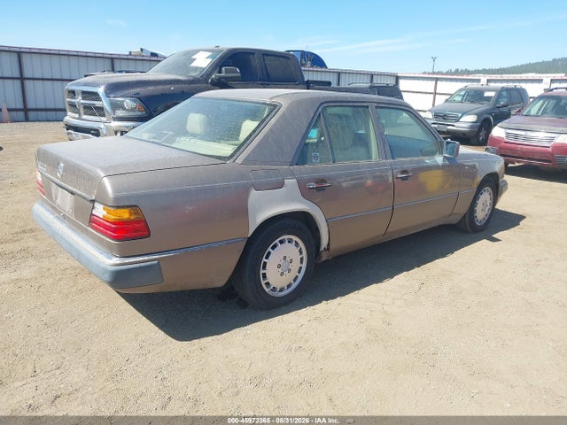 Продажа на аукционе авто 1992 Mercedes-benz 300 E, vin: WDBEA30D6NB602581, номер лота: 45972365