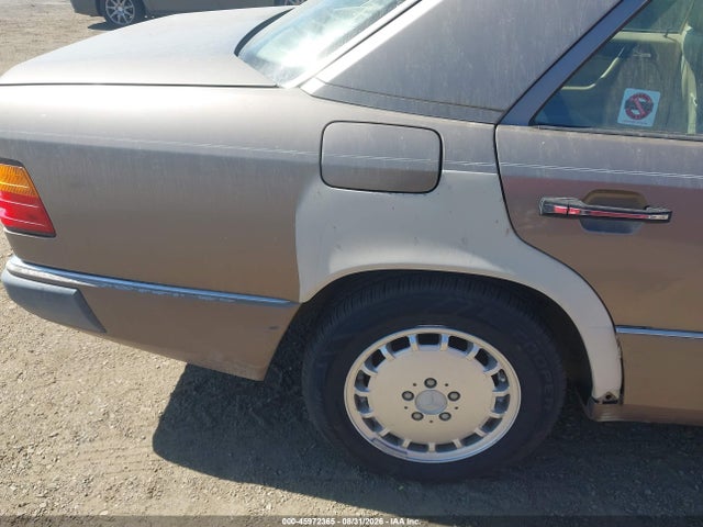 Продажа на аукционе авто 1992 Mercedes-benz 300 E, vin: WDBEA30D6NB602581, номер лота: 45972365