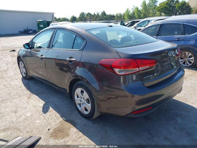 45972390 :رقم المزاد ، 3KPFL4A75HE143081 vin ، 2017 Kia Forte Lx مزاد بيع