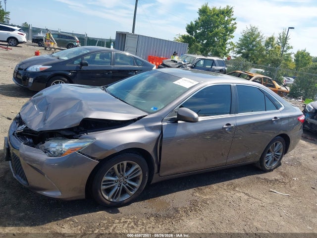 45972501 :رقم المزاد ، 4T1BF1FK0FU019411 vin ، 2015 Toyota Camry Se مزاد بيع