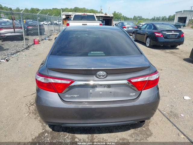45972501 :رقم المزاد ، 4T1BF1FK0FU019411 vin ، 2015 Toyota Camry Se مزاد بيع