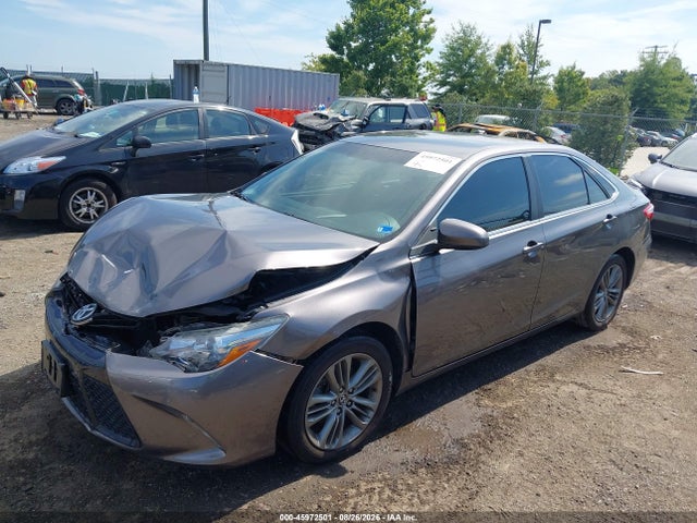 45972501 :رقم المزاد ، 4T1BF1FK0FU019411 vin ، 2015 Toyota Camry Se مزاد بيع