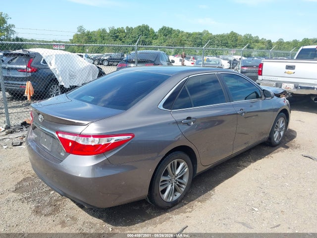 45972501 :رقم المزاد ، 4T1BF1FK0FU019411 vin ، 2015 Toyota Camry Se مزاد بيع