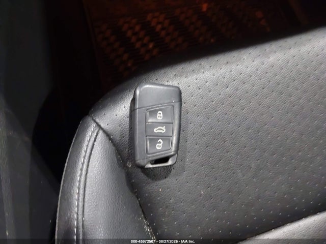 2018 Volkswagen Atlas 3.6l V6 Se მანქანა იყიდება აუქციონზე, vin: 1V2KR2CA2JC585824, აუქციონის ნომერი: 45972507