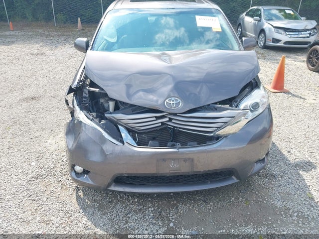 45972512 :رقم المزاد ، 5TDYK3DC2FS585480 vin ، 2015 Toyota Sienna Xle 8 Passenger مزاد بيع