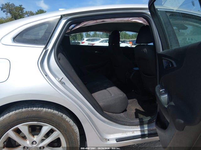 1G1ZD5STXJF130682 Chevrolet MALIBU LT