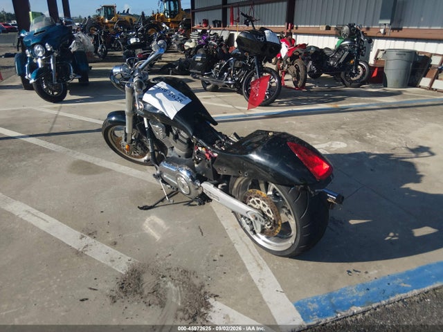 45972625 :رقم المزاد ، 5VPHB26D563002581 vin ، 2006 Victory Motorcycles Hammer مزاد بيع