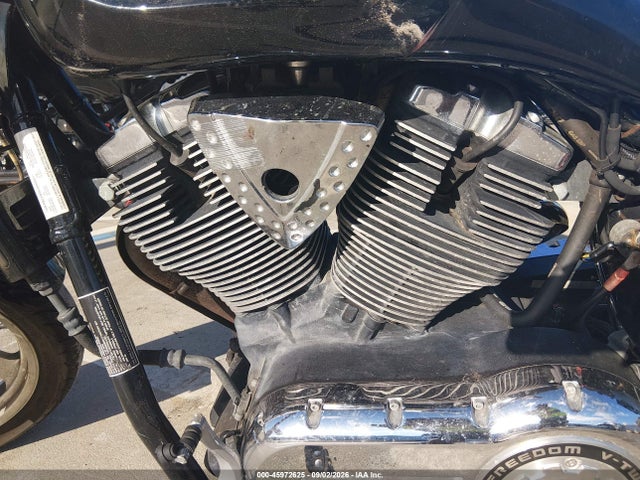 45972625 :رقم المزاد ، 5VPHB26D563002581 vin ، 2006 Victory Motorcycles Hammer مزاد بيع