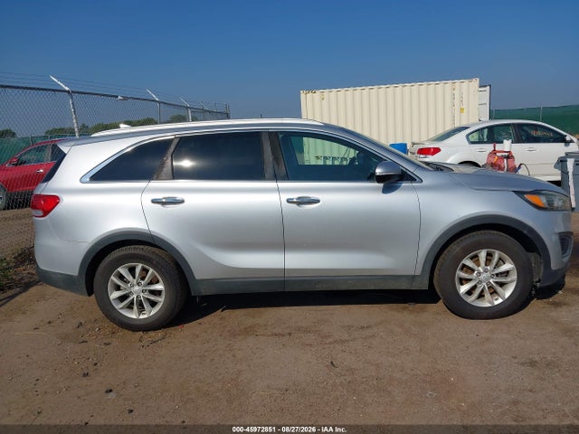 45972851 :رقم المزاد ، 5XYPG4A36HG249077 vin ، 2017 Kia Sorento 2.4l Lx مزاد بيع