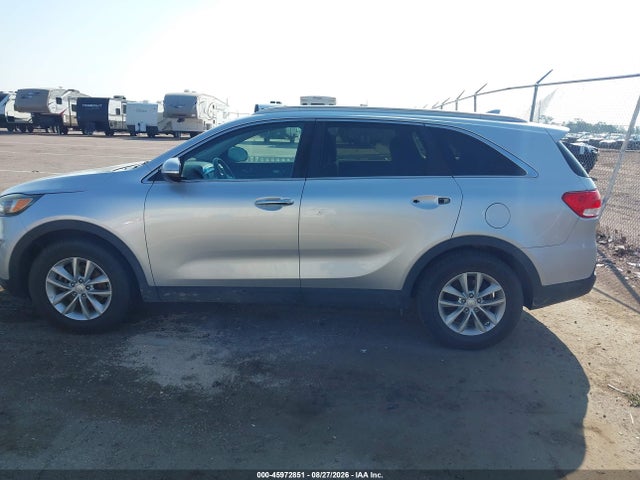 45972851 :رقم المزاد ، 5XYPG4A36HG249077 vin ، 2017 Kia Sorento 2.4l Lx مزاد بيع