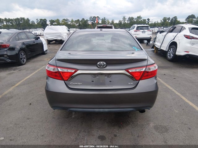 45972904 :رقم المزاد ، 4T1BF1FK5FU083119 vin ، 2015 Toyota Camry Se مزاد بيع