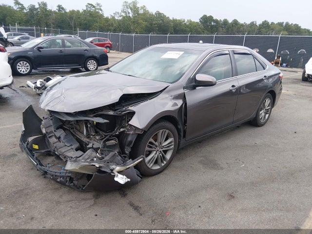 45972904 :رقم المزاد ، 4T1BF1FK5FU083119 vin ، 2015 Toyota Camry Se مزاد بيع