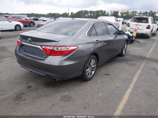 45972904 :رقم المزاد ، 4T1BF1FK5FU083119 vin ، 2015 Toyota Camry Se مزاد بيع