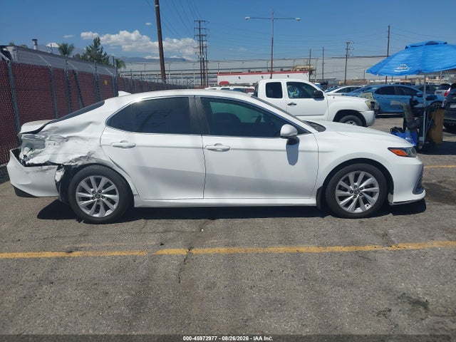 Toyota CAMRY LE 2022 4T1C11AKXNU632936 Image 13